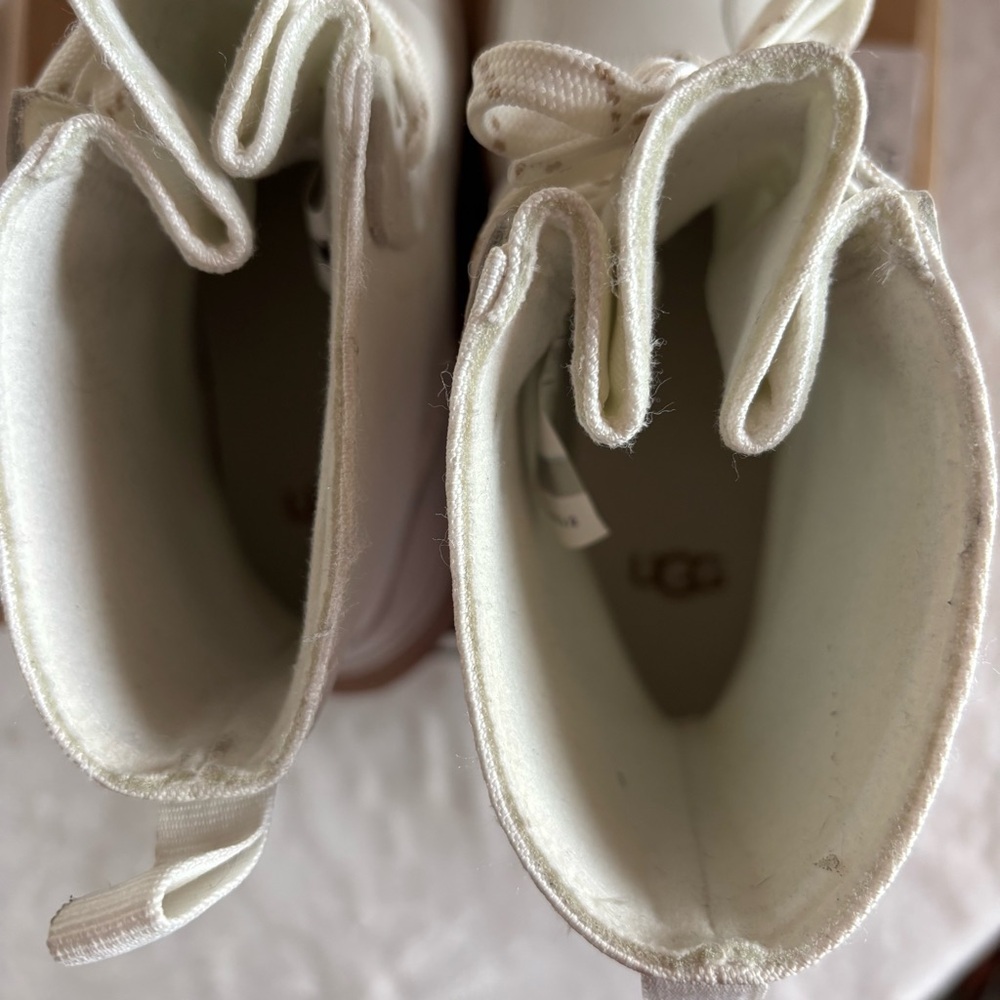 UGG Women's The Ugg Lug Lace-Up Platform Boots White/Cream Size 5 - Picture 10 of 16